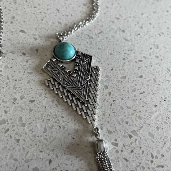 Turquoise Decor Geometric & Metal Tassel‎ Charm Necklace - Picture 7 of 13
